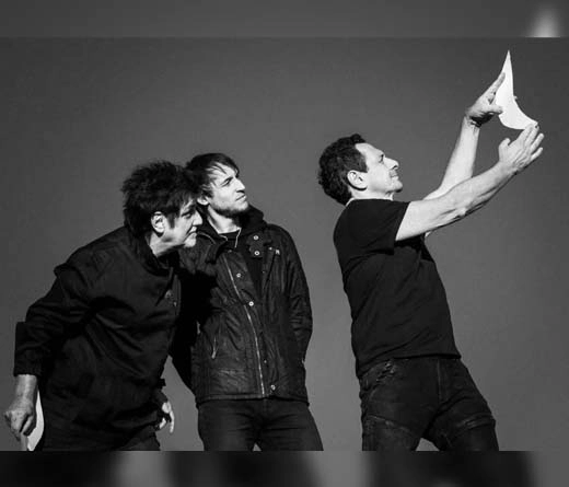 La mtica banda argentina de rock anuncia cuatro fechas en el Estadio Obras para el comienzo del 2024 en el marco de una gira llamada "Volviendo, Estando", las entradas ya se encuentran a la venta
